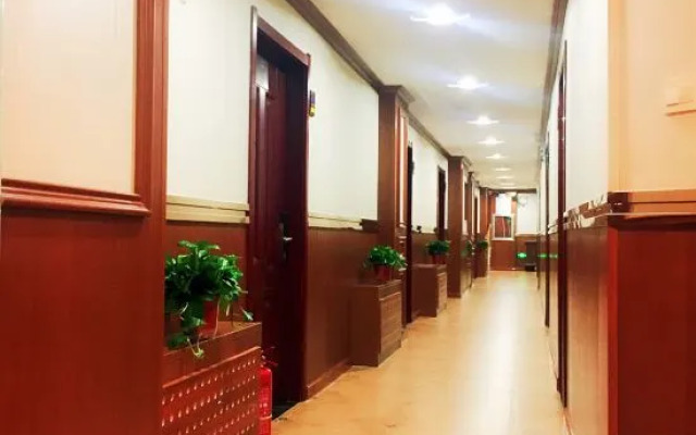 Sun Moon Star Hotel (Changchun Far East Wholesale)