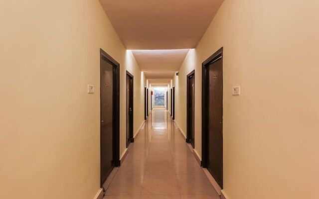 OYO 18591 Hotel Samrat