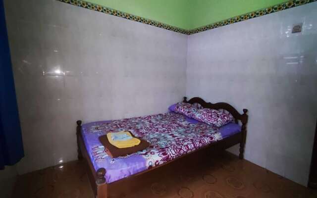 OYO 93394 Pondok Wisata Kurniawan 2NearWonogondang Camp ( Bumi Perkemahan Wonogondang )