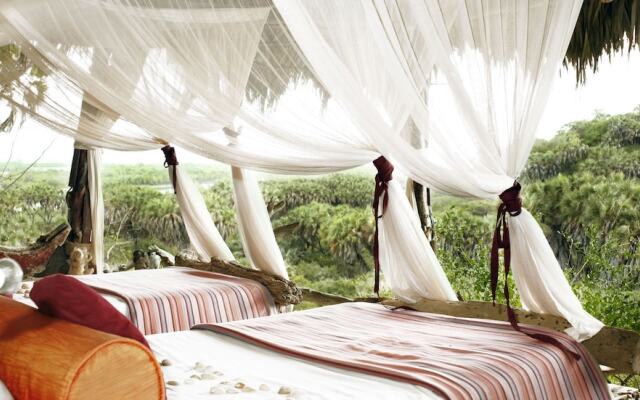 H12 Delta Dunes Lodge