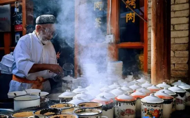 Usual Lanes · Encounter Exotic Southern Xinjiang · Holiday Homestay — 2-star hotel in Kashgar