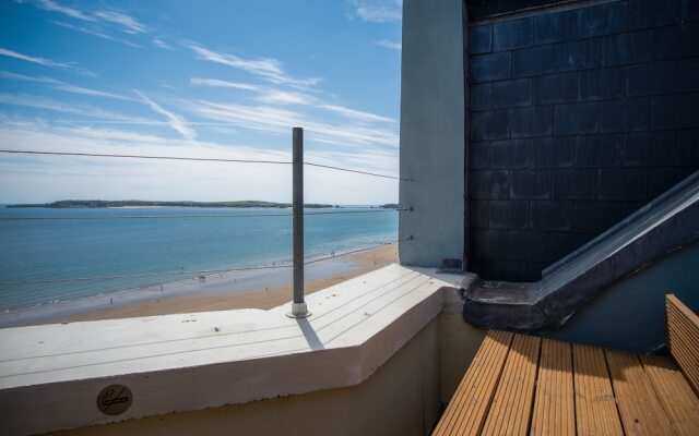 The Nest - 1 Bedroom Apartment - Tenby