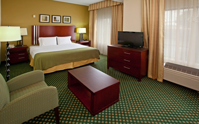 HOLIDAY INN EXPRESS & SUITES INDIANAPOLIS - EAST by IHG
