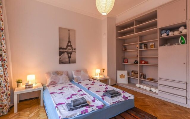 Hometastic Cosy 2 Bdr Apart On Hristo Botev