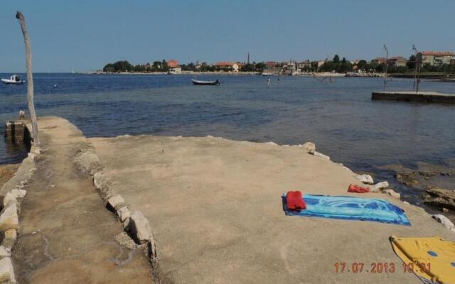 Apartments Niv - 30 m from beach