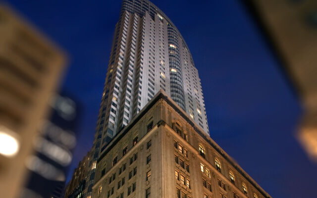 One King West Hotel & Residence