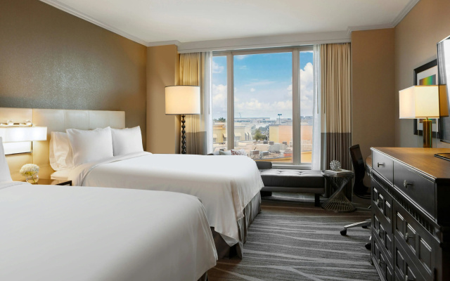 Renaissance Tampa International Plaza Hotel