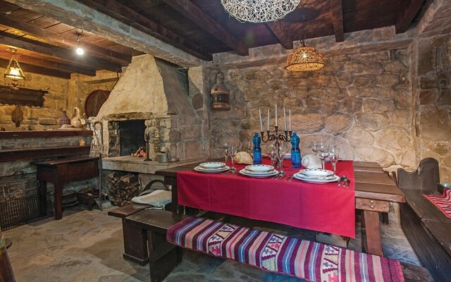 Beautiful Home in Podstrana With Wifi and 3 Bedrooms