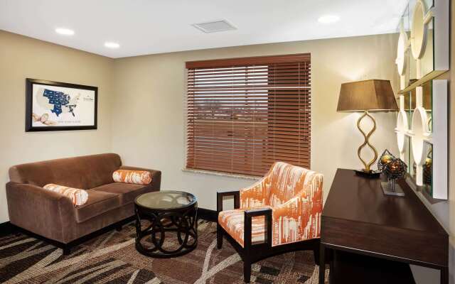 AmericInn by Wyndham Waupun