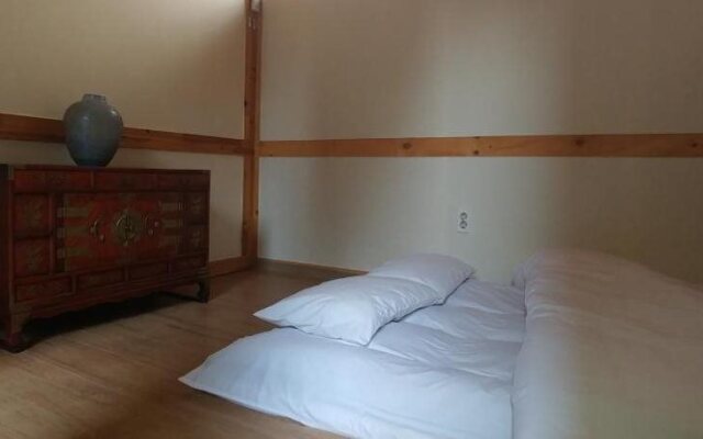 Charm Hanok Guest House