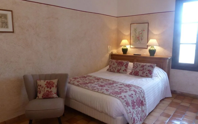 Hotel Charembeau