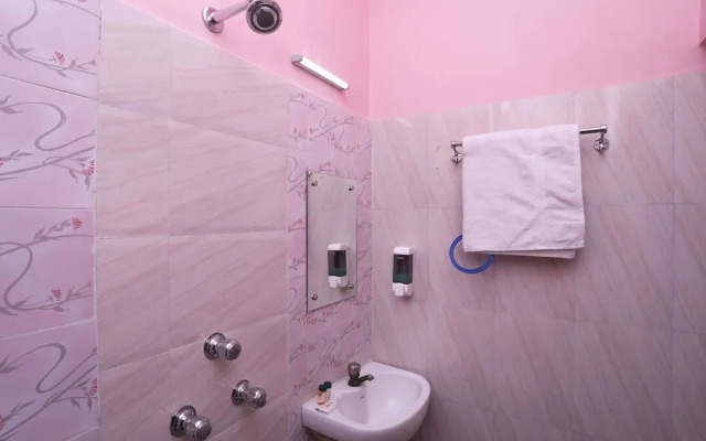 Silver Leaf By OYO Rooms