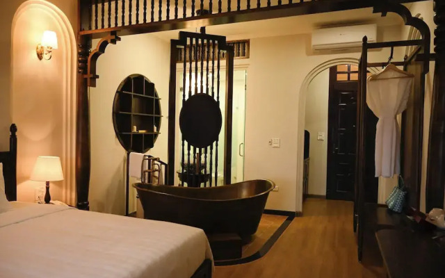 La Belle Maison