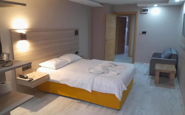 Moon Suit Otel