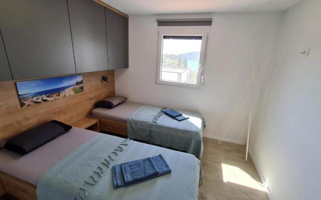 Mobilhome NaMore C4, Tisno