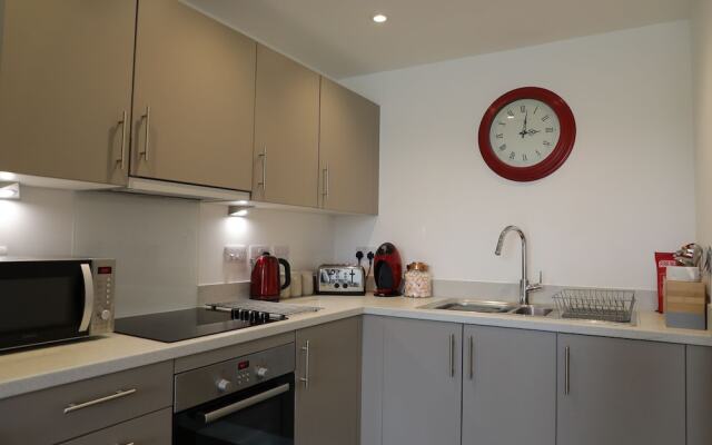 Luxury Bath Riverside Apt Parking & Gym