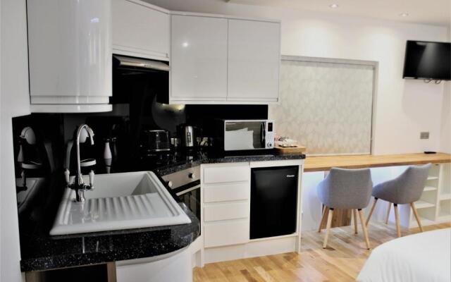 RIOSHOUSE Henley