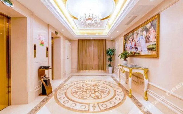 Vienna Hotel (Shanghai Gucun Park)