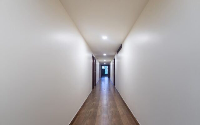 OYO 19377 Falnir Palace