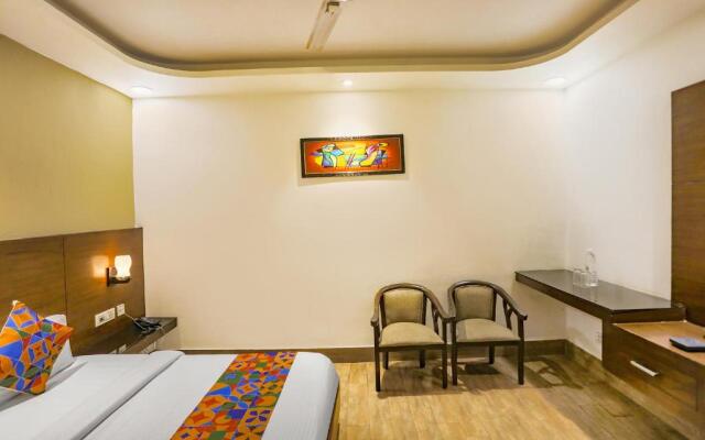 FabHotel Under Bridge