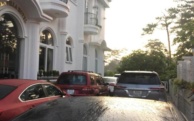 Queen Villa Hotel