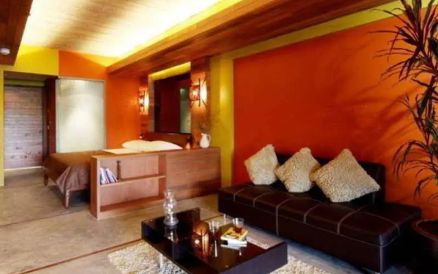The Green Golf Residence Condominium