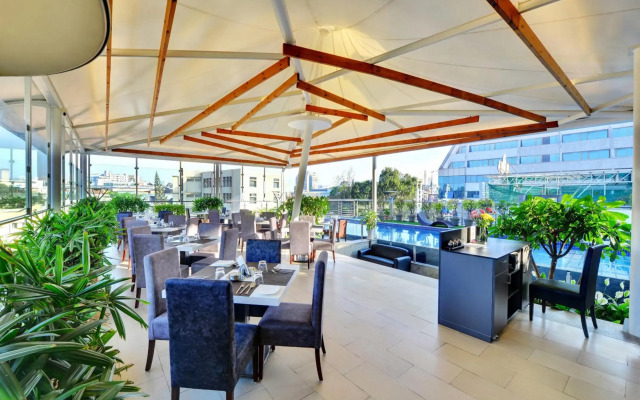 Iris Hotel