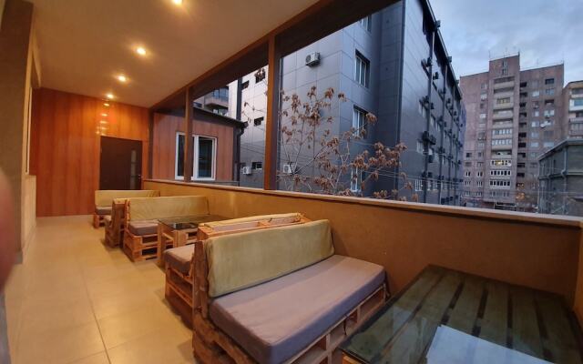 Doss Hotel and Hostel