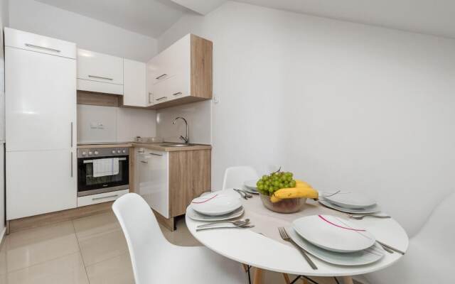 Awesome Home in Stinica With Sauna, Wifi and 6 Bedrooms