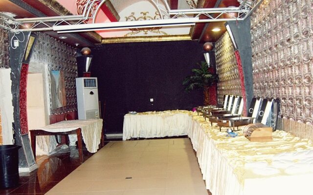Al Nabarees Al Raqi Furnished Units