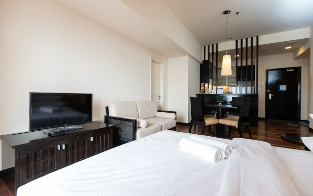 W Studio Resort Suites at Pyramid Tower