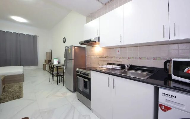 Studio Apartment in Palace Tower 2
