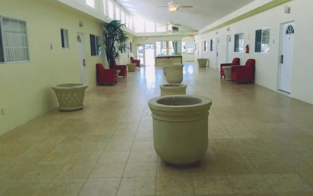 Europa Inn & Suites