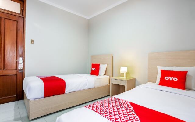 OYO 3819 Hotel Winotosastro