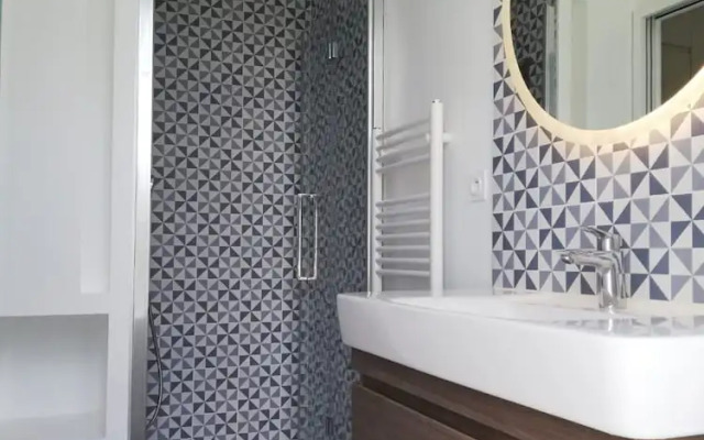 Superb sea View / Private Beach Access