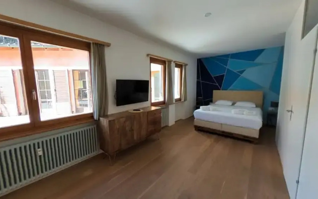 7 Rooms