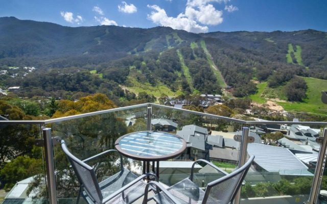 Lantern 1 Bedroom Balcony with Panoramic Alpine View