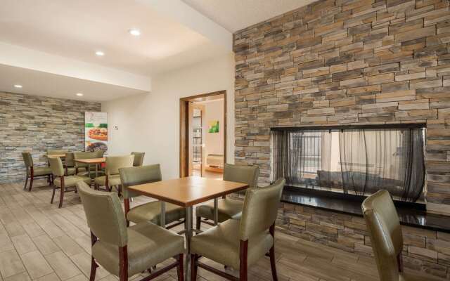 Quality Inn Tulsa Central