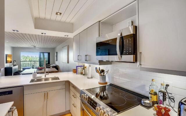 Land's End 11-203 Beach Front - Premier