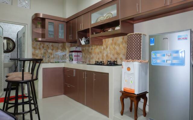Simply Homy Guest House UTY Kronggahan