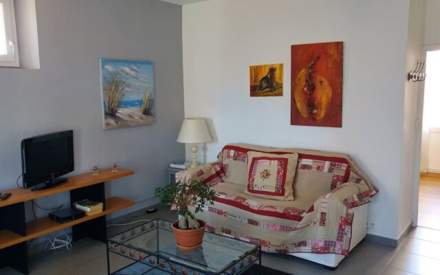 Beautiful 2-room Apartment-downtown/cours Julien