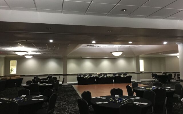 Clarion Inn Des Moines Airport