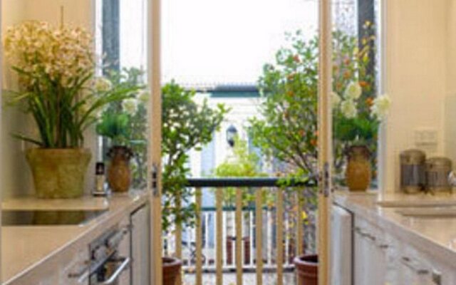 Andre's Mews