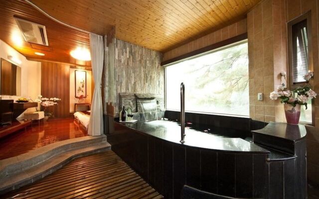 Utopia Holiday Hotel