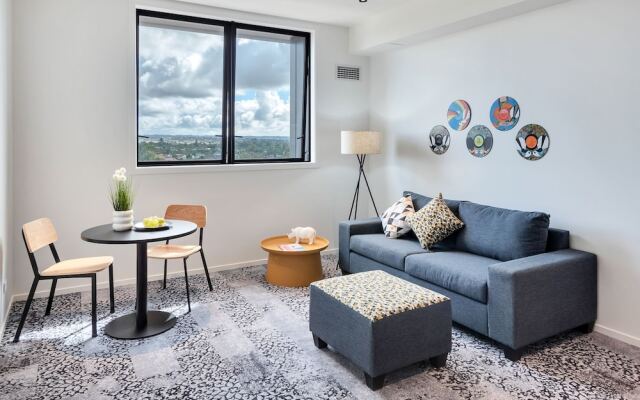 Roomie Apartment Hotel