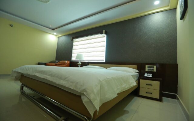 Hotel Swaraj Sarovar