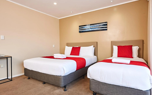 Auckland Airport Lodge – Guest Rooms – Mangere