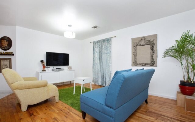 Racpanos Modern Stay on Ocean Avenue