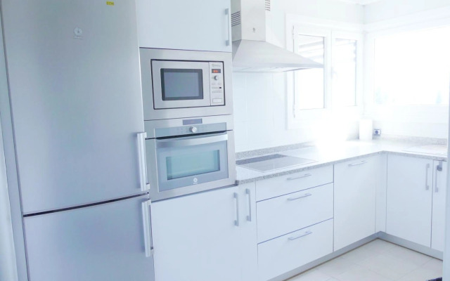 Apartamento luminoso, funcional y amplio en zona hospitalaria