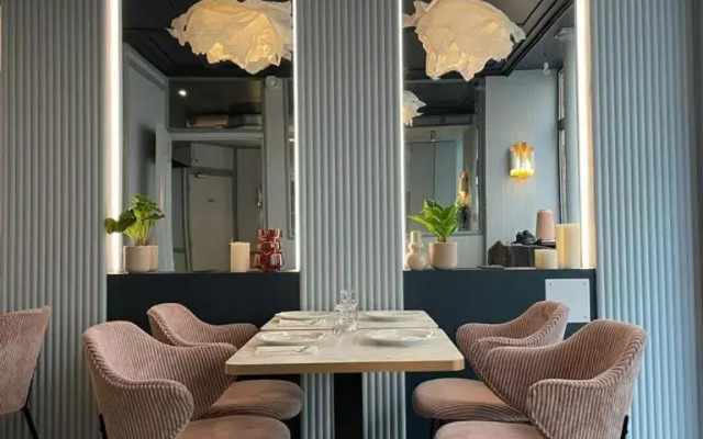 Amadeus Hotel